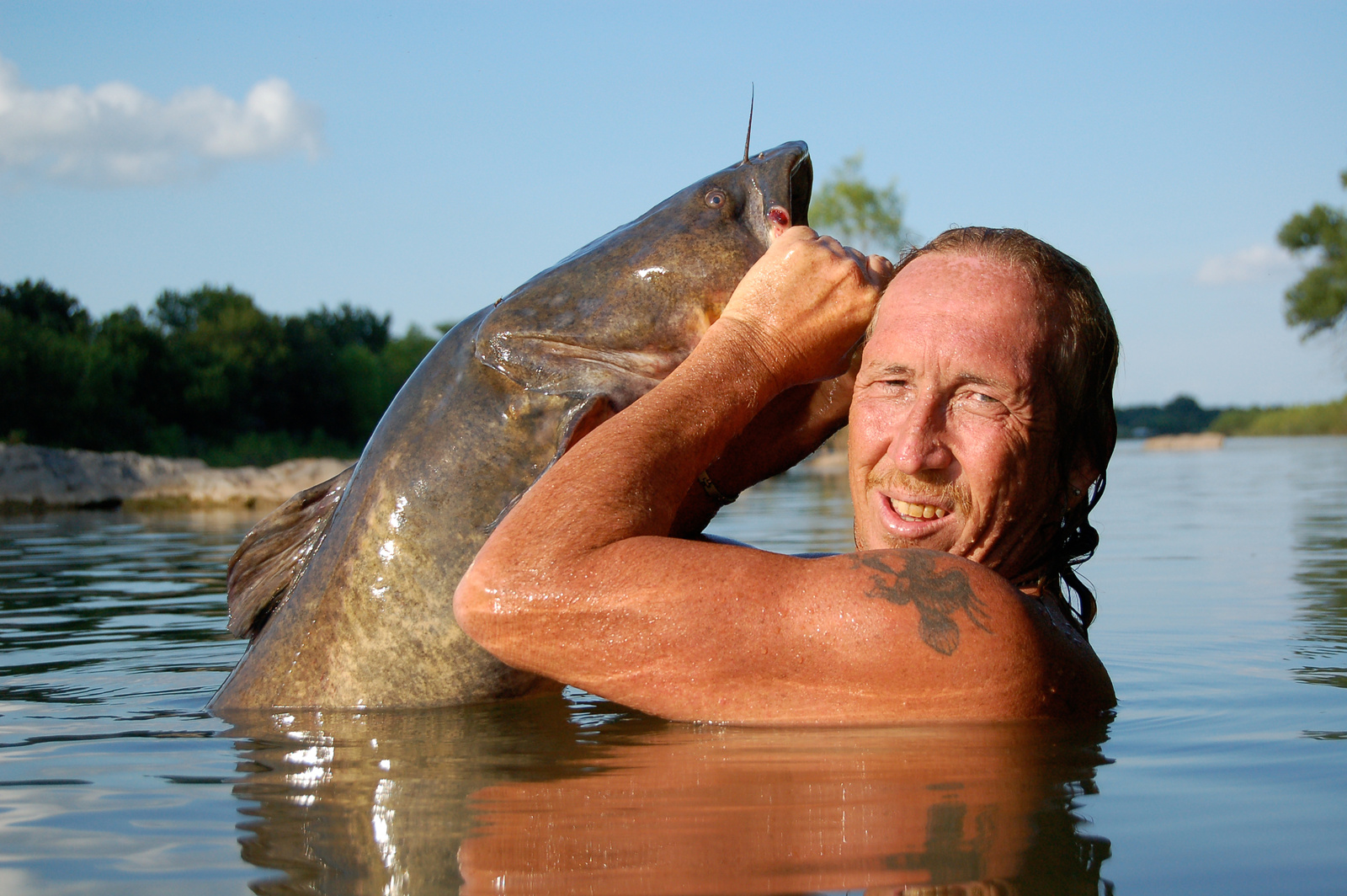 Noodling, harcsa halászat kézzel