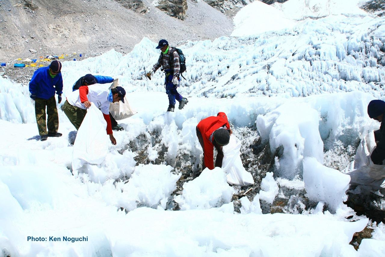 Mont Everest Nepál Himalája szemét akció sherp