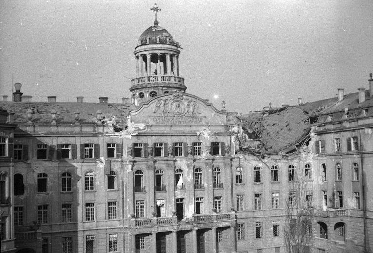 Szent Margit Gimnázium 1945