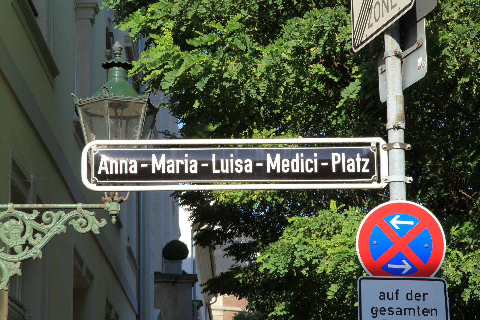 Düsseldorf - Anna-Maria-Luisa-Medici-Platz 01 ies