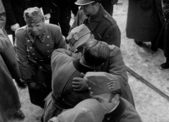 1939 Kárpátalja Lengyel és magyar katonák üdvözlik egymást