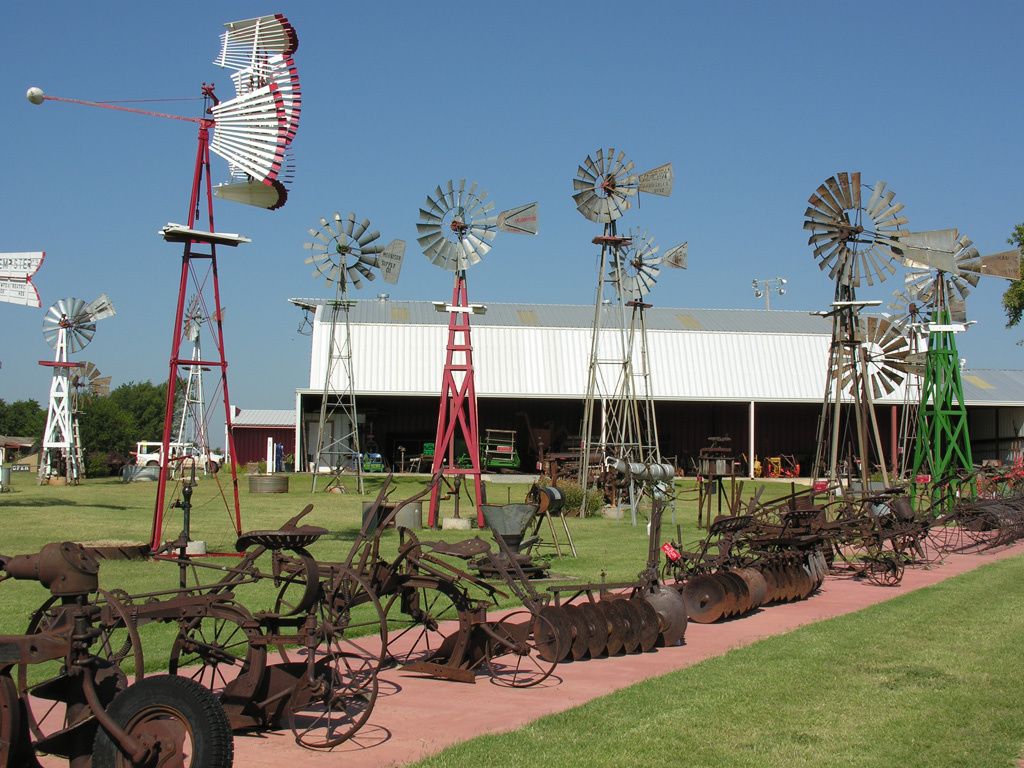 Antique-Windmills-and-Farm-Equipment