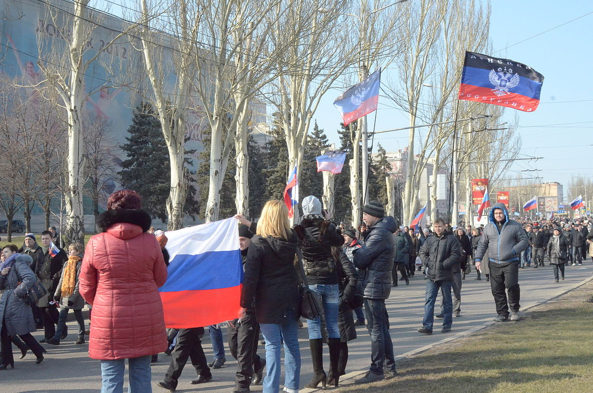 1200px-2014-03-09. Протесты в Донецке