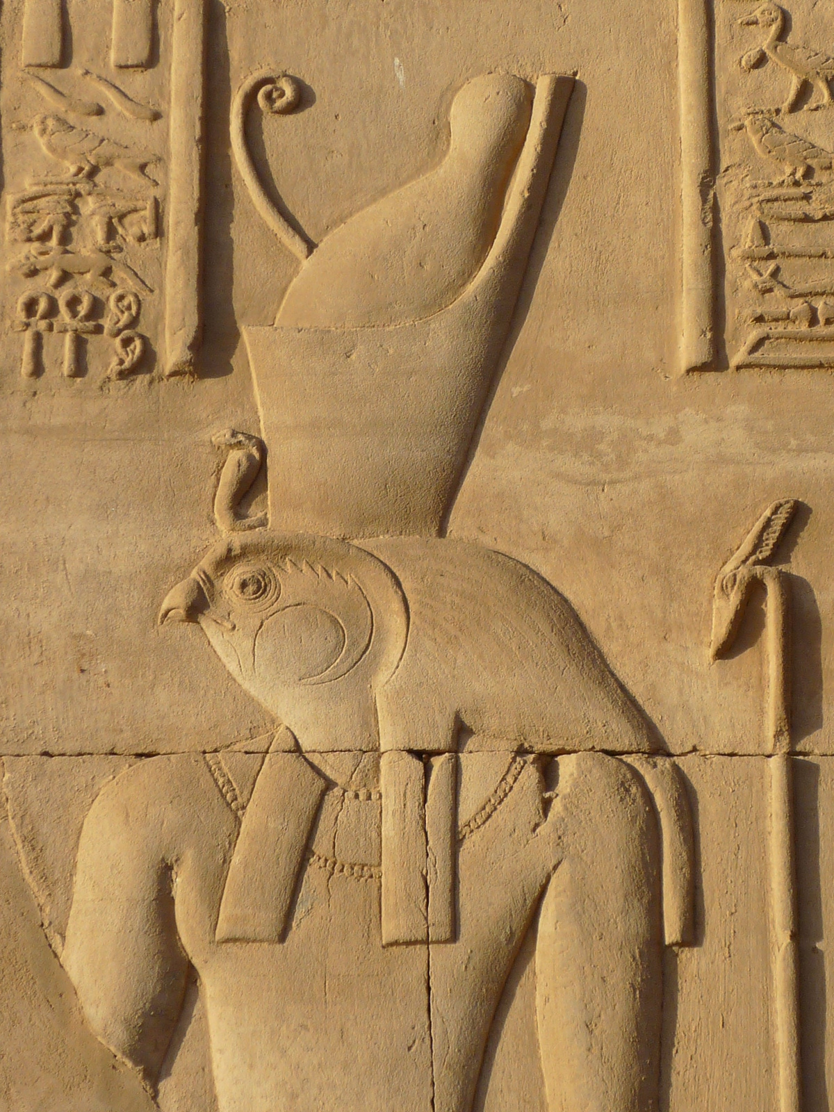 Hórusz Wall relief Kom Ombo