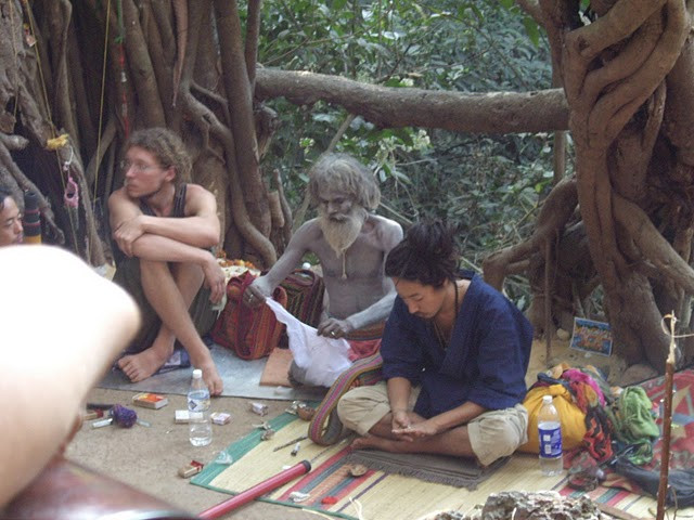 my 1st real indian baba, Naga Baba (in the middle)