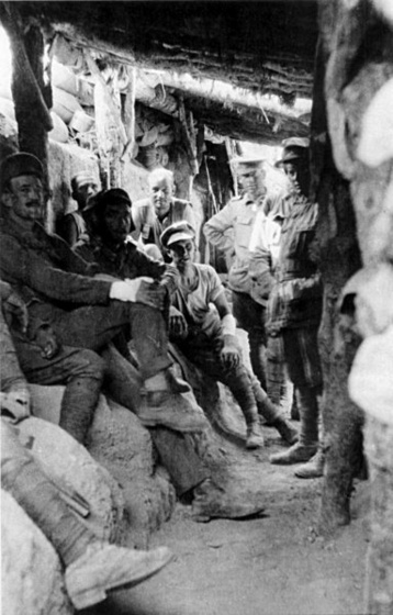 383px-Captured Turkish trench Lone Pine 1915