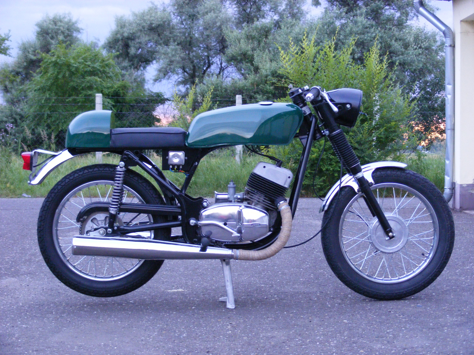 jawa 381