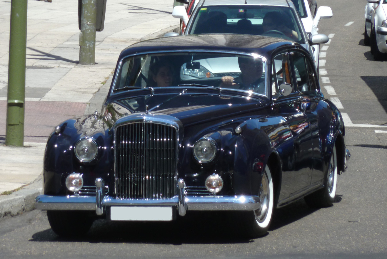 Bentley S2