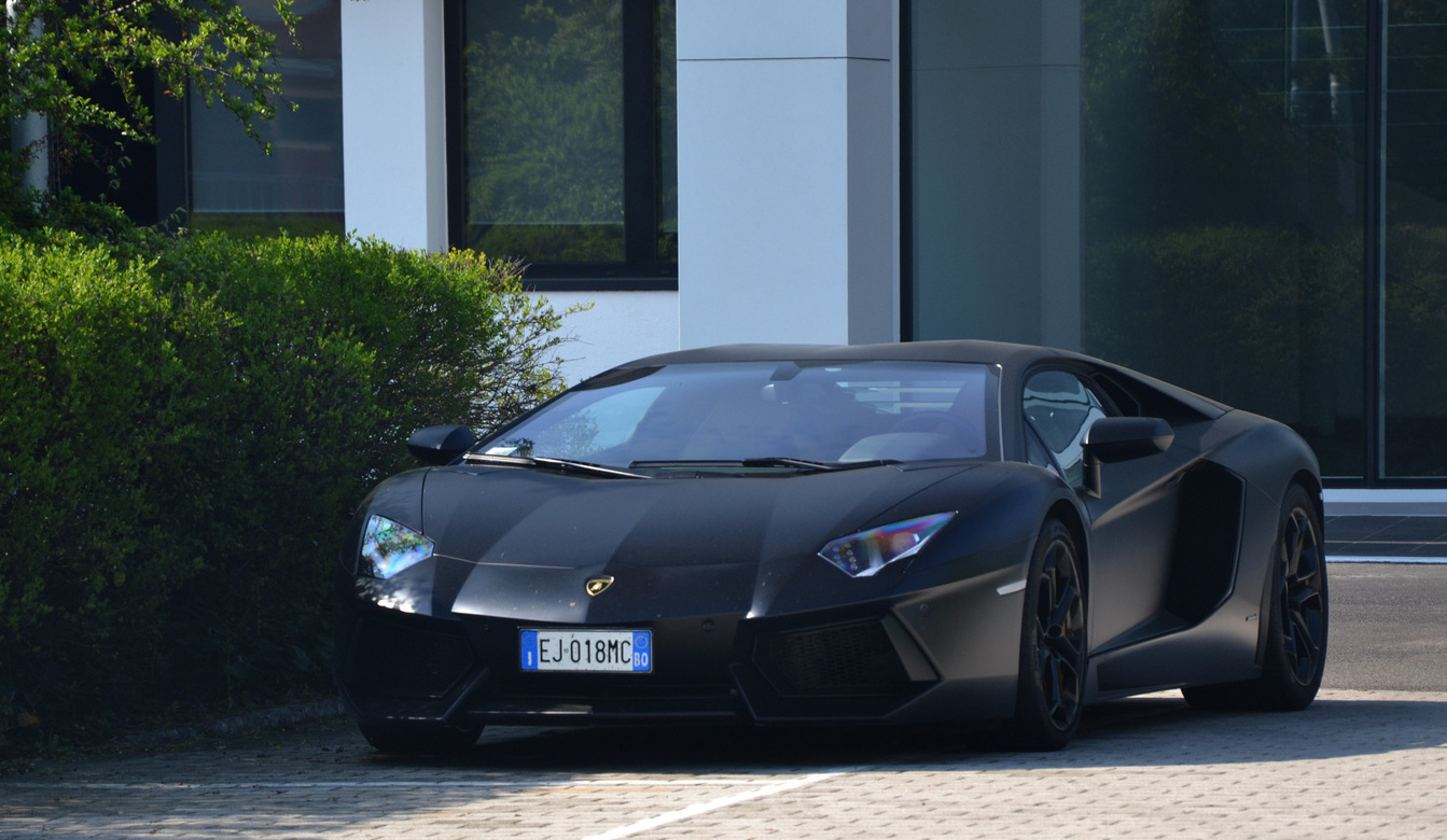 Lamborghini Aventador LP700-4