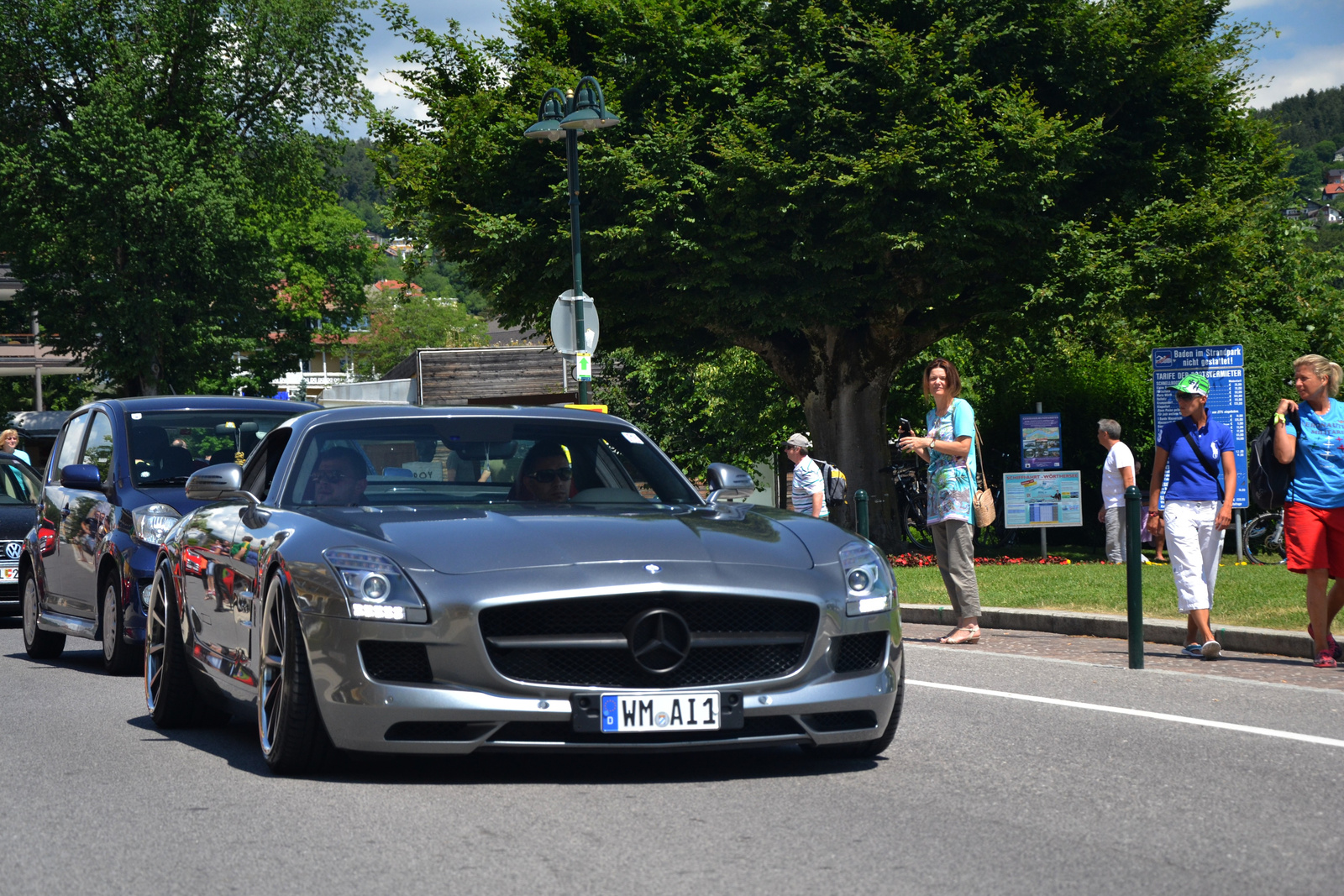 Mercedes-Benz SLS AMG