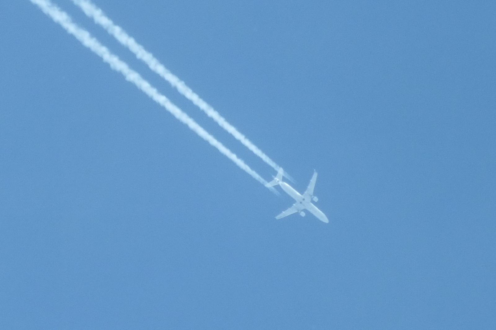 Embraer ERJ-170-200LR EW-340PO