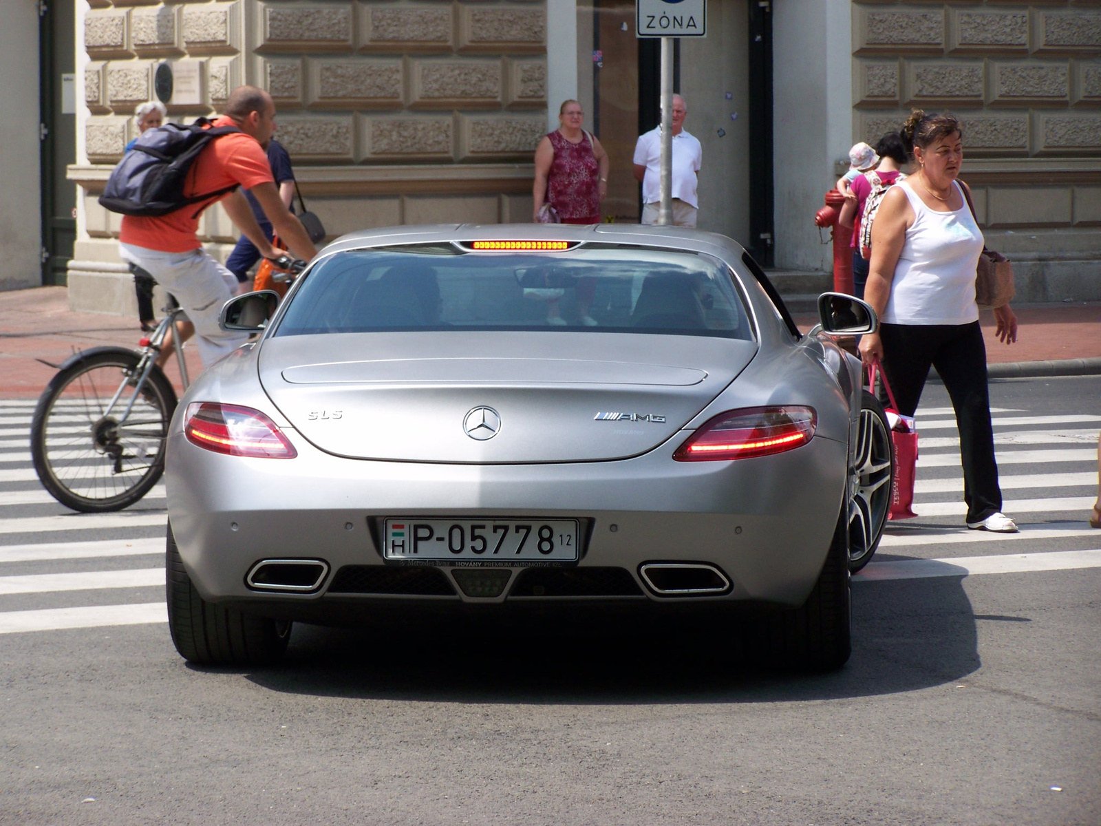 Mercedes SLS AMG