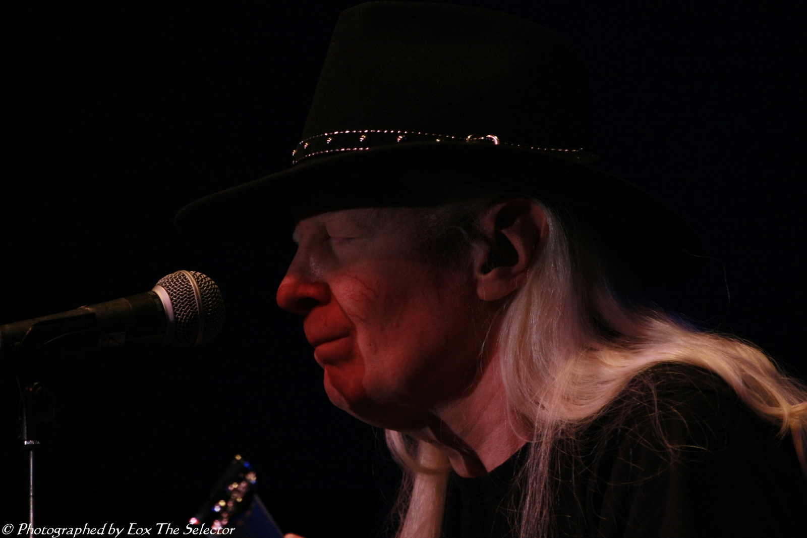 Grey Waves - Johnny Winter