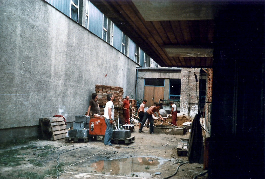 szám.tech. terem építés1988