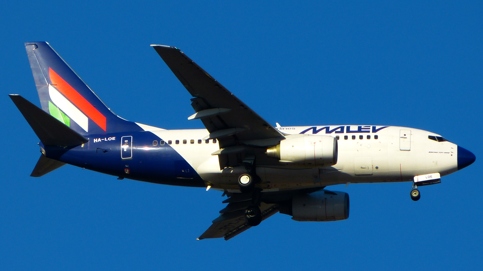 HA-LOE (B737-6Q8) 2003.11.06.