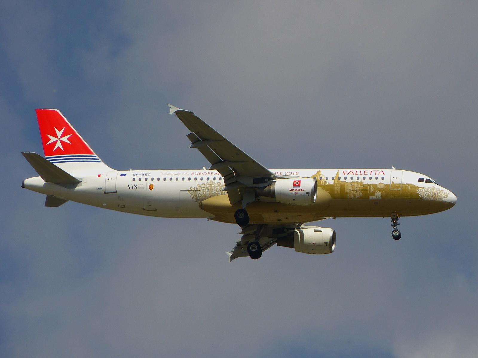 9H-AEO (A320-214) 2006.05.12.