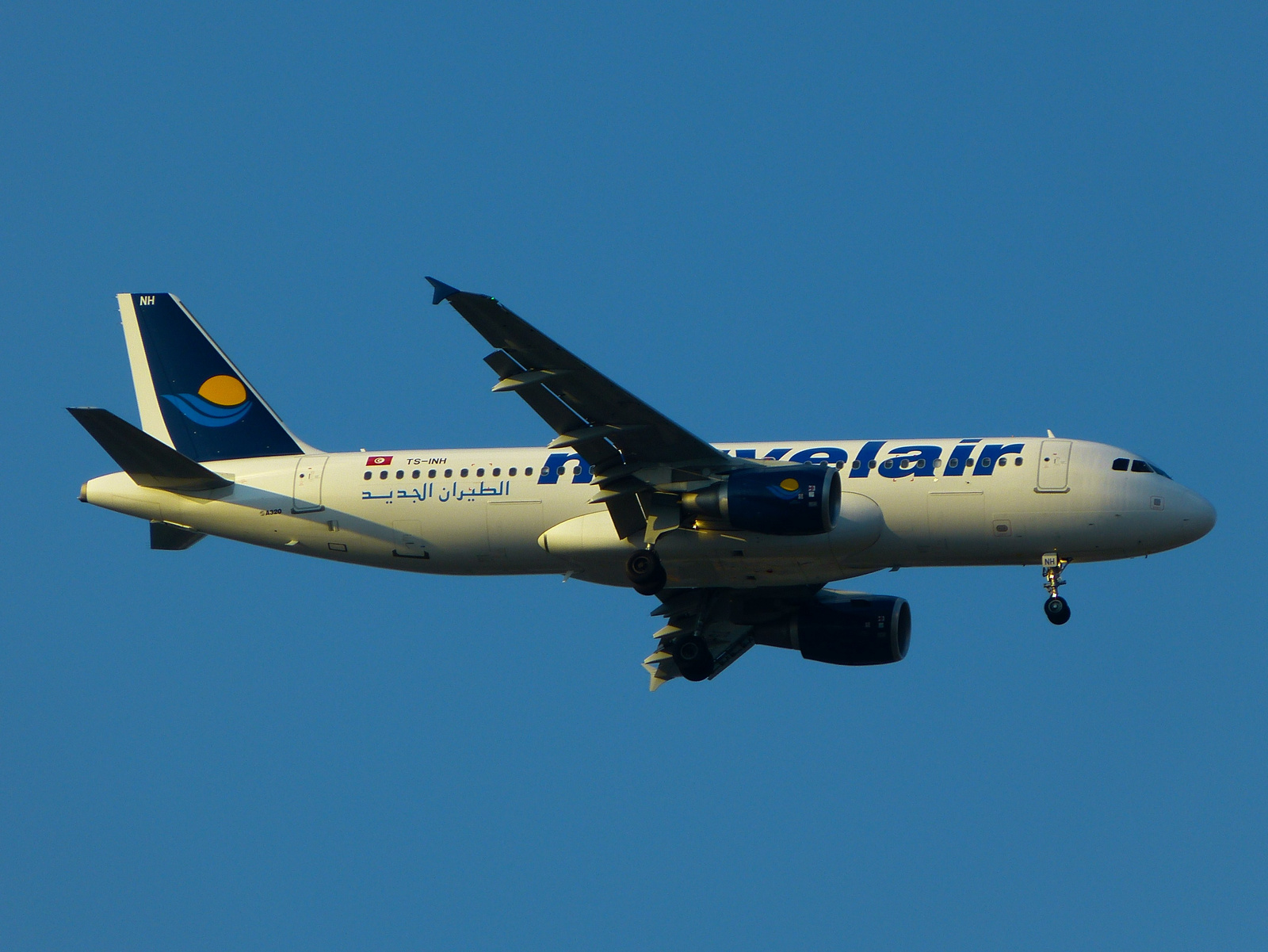 TS-INH (A320-214) 2011.12.16.