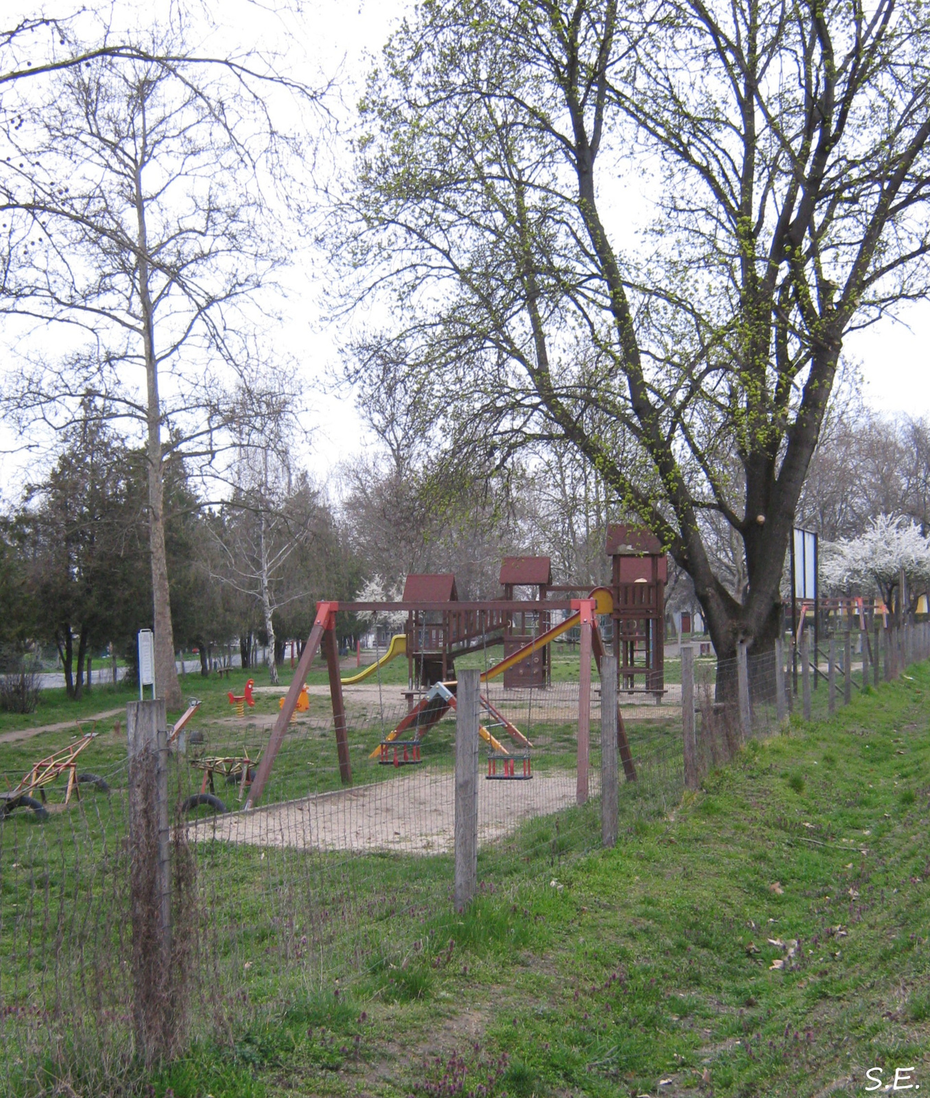 Kossuth téri játszótér.