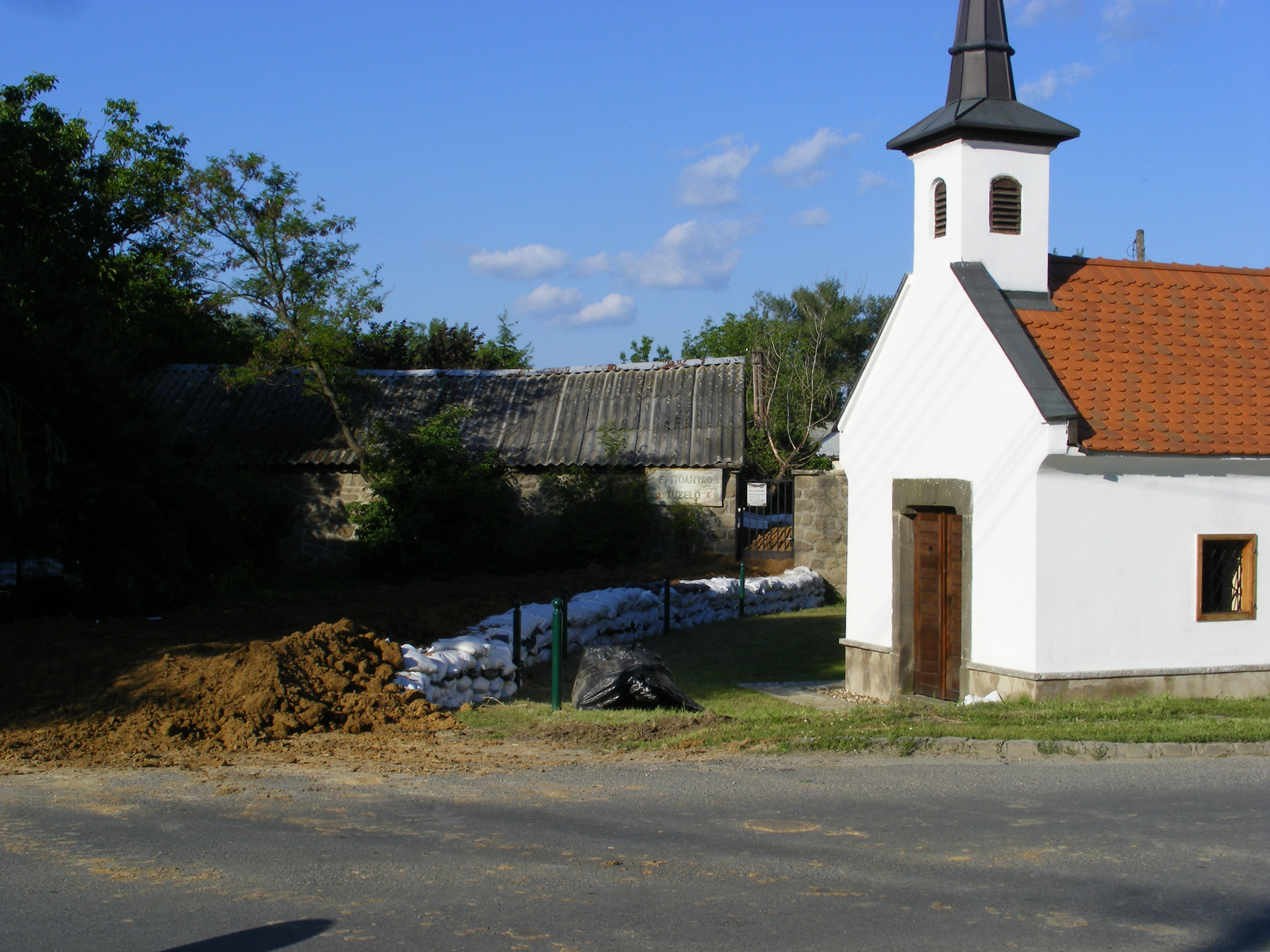 Az első védőgát