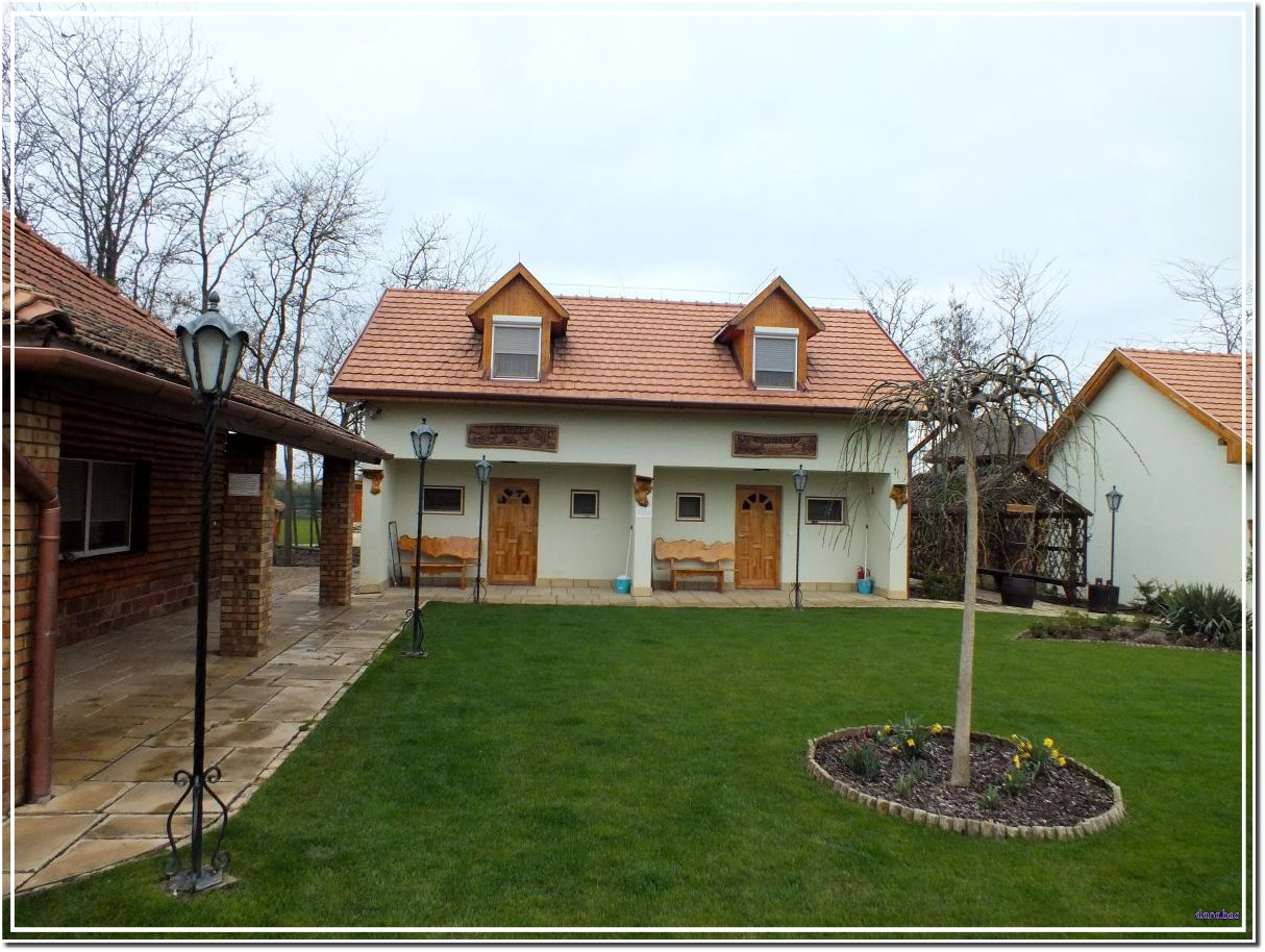 Szőlőszemfarm - körbenéztünk-04.- apartmanok.