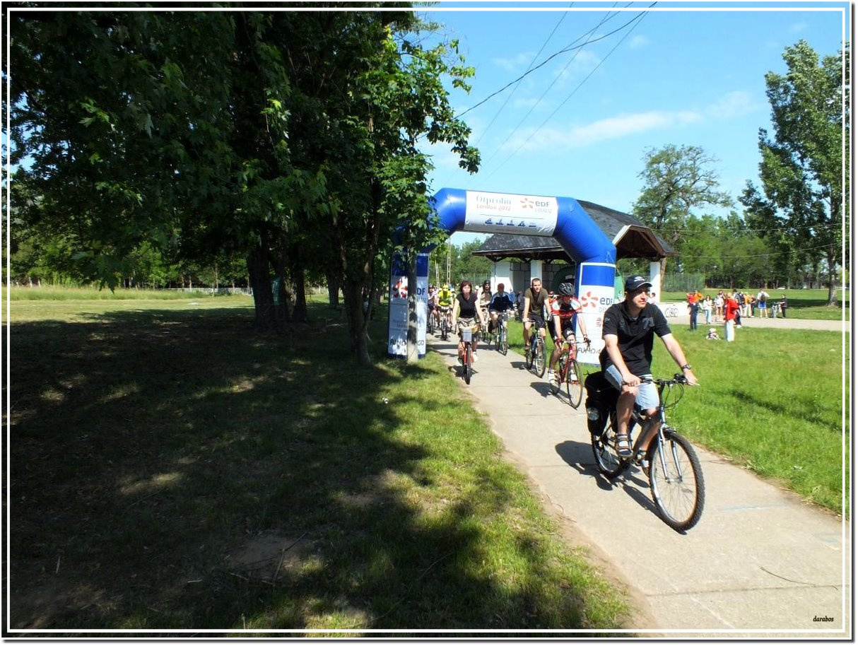 005- BRINGÁS KÉPEK- TISZA KERÜLŐ 70KM-ES FUTÓ ÉS KERÉKPÁRVERSENY