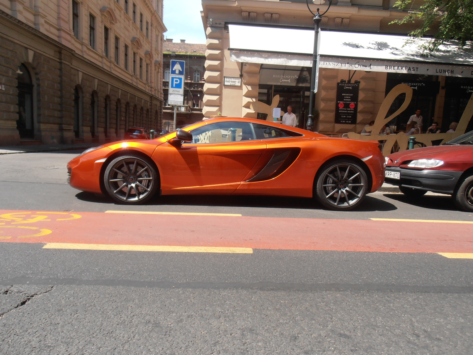 Mclaren MP4-12C