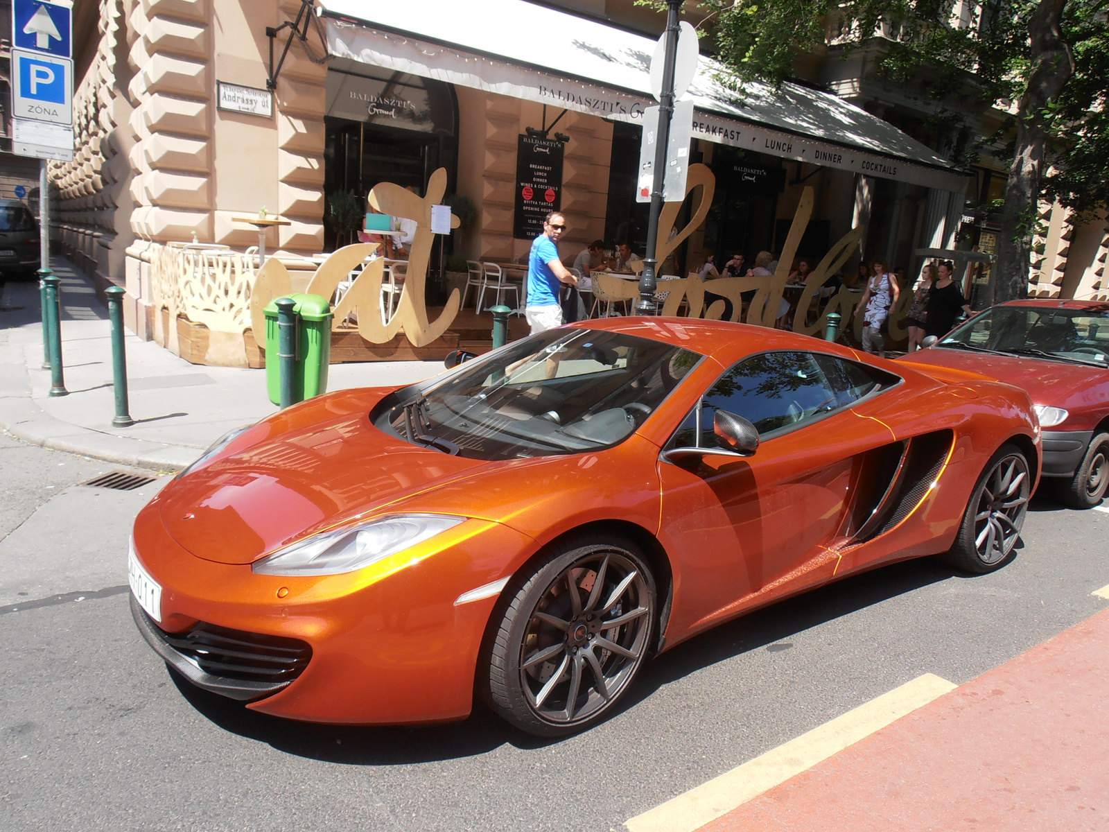 Mclaren MP4-12C