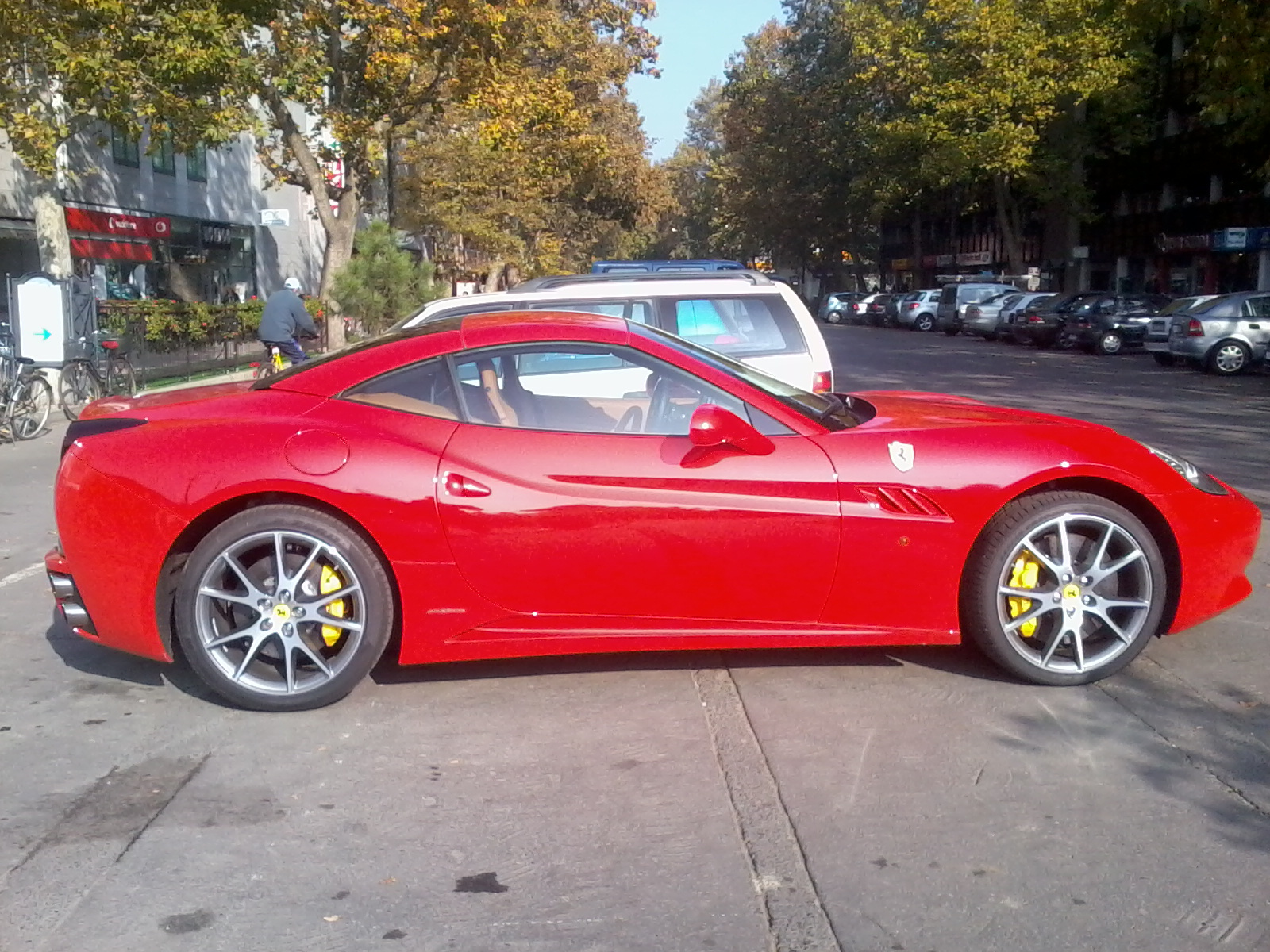 Ferrari California (2)