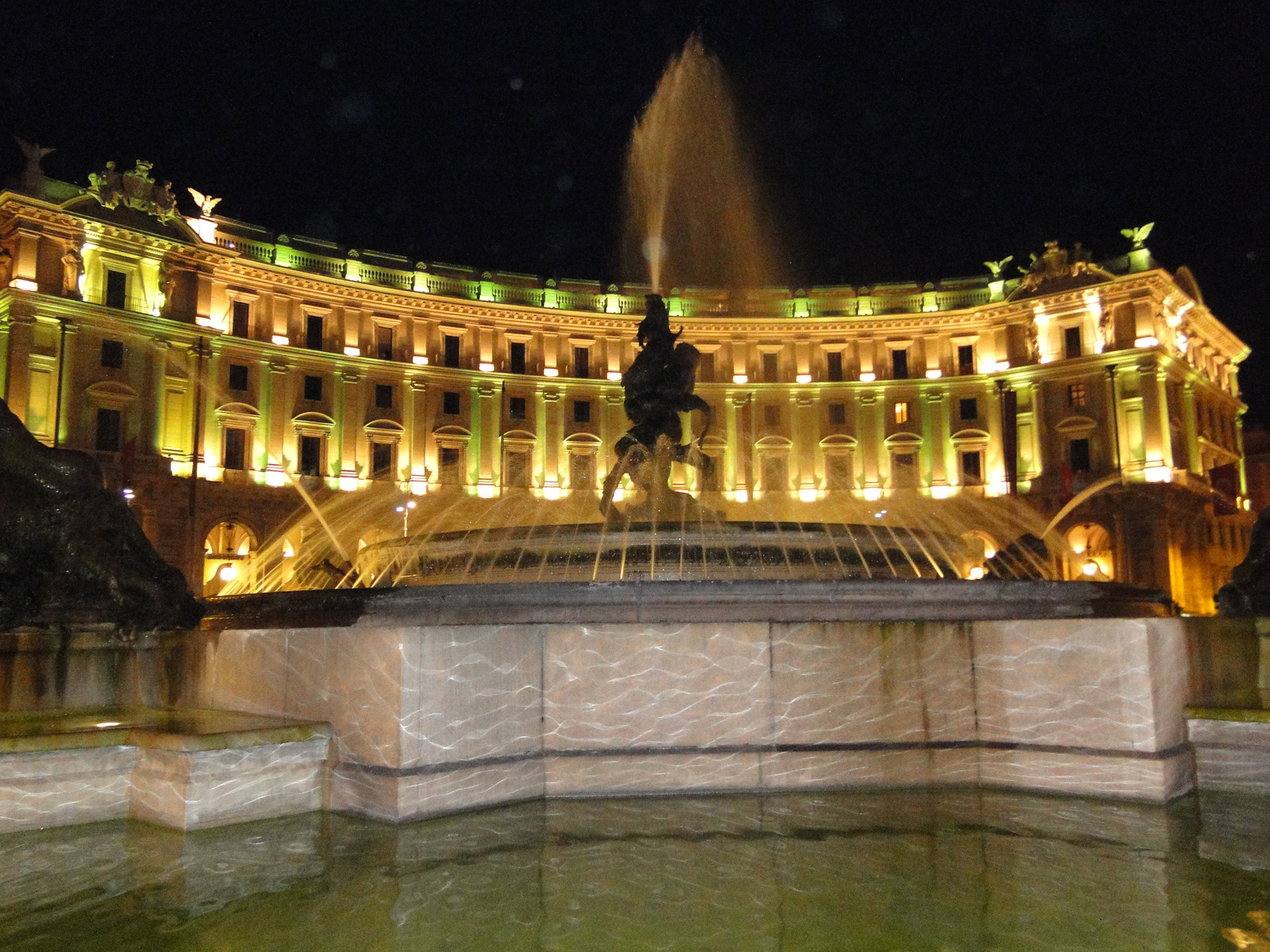 Róma by night, Piazza Republica