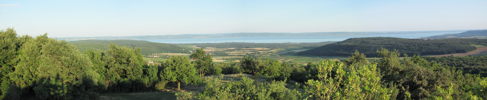 2011.06.21.kilátás a Halom hegyről