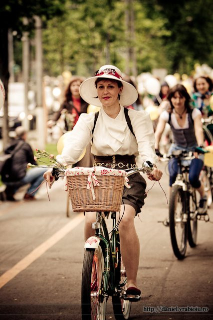 first SkirtBike Bucharest 2010(1)