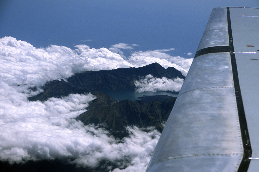 A Rinjani vulkán a magasból