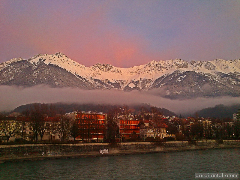 Reggeli köd Innsbruckban