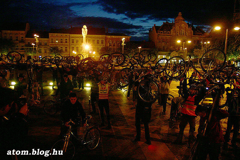 Emelés 1 - Critical Mass 20080922 - Szombathely