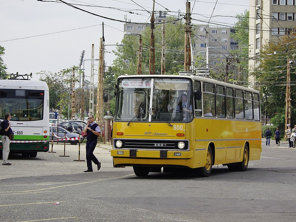 Ikarus 260T a Troligarázsban 27 2010.09.25