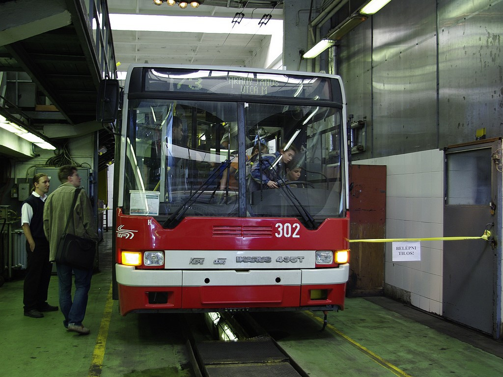 Ikarus 435 T a Troligarázsban 1 2009.09.26