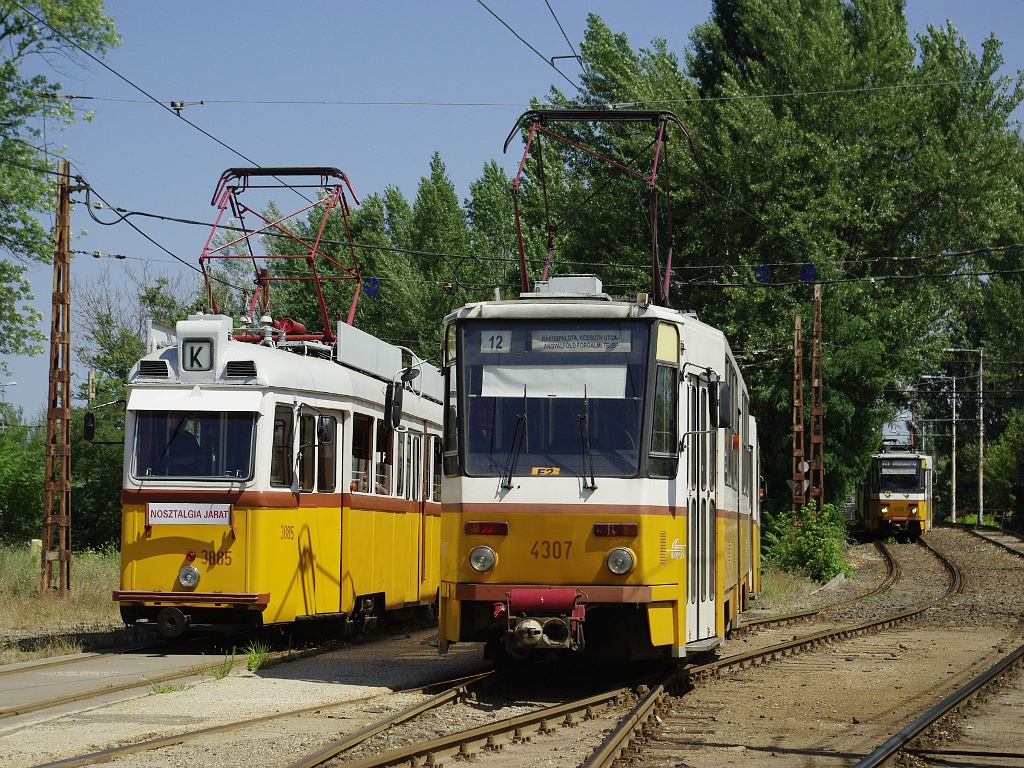 UV és Tátra a Szilágyi utcánál, az ivekben 3 2011.07.17