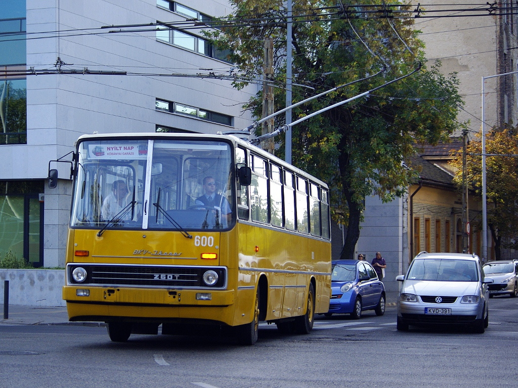 Ikarus 260T a Stadionoknál 2 2011.09.24