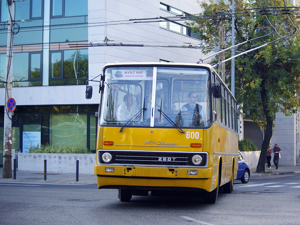 Ikarus 260T a Stadionoknál 3 2011.09.24