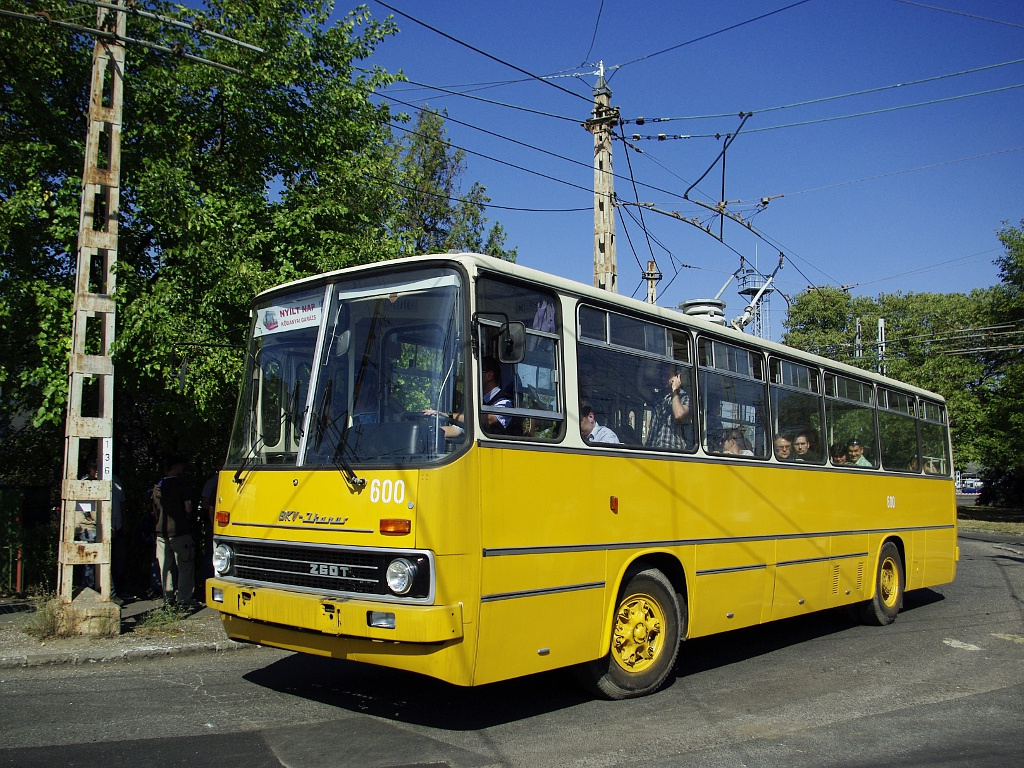 Ikarus 260T a Troligarázsban 6 2011.09.24