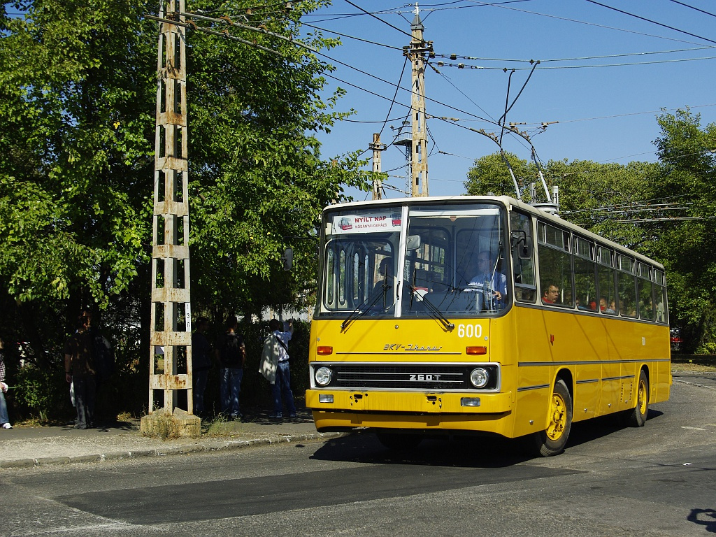 Ikarus 260T a Troligarázsban 14 2011.09.24