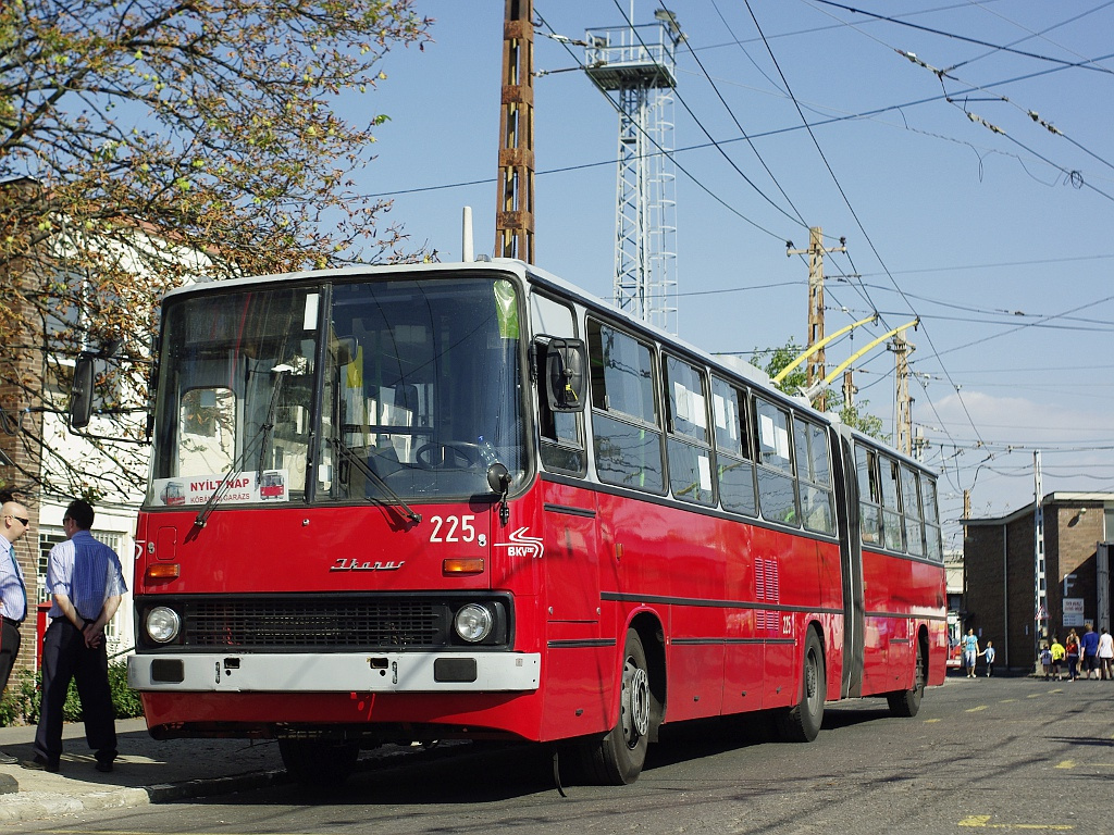 Ikarus 280T a Troligarázsban 22 2011.09.24