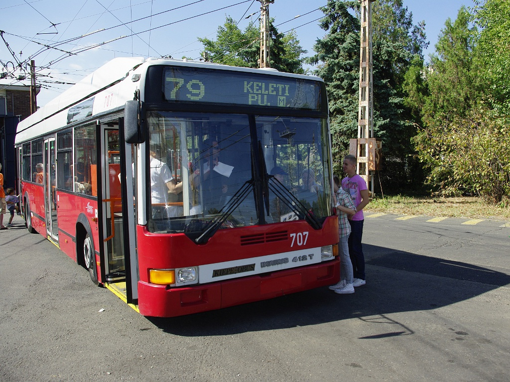 Ikarus 412T a Troligarázsban 2 2011.09.24