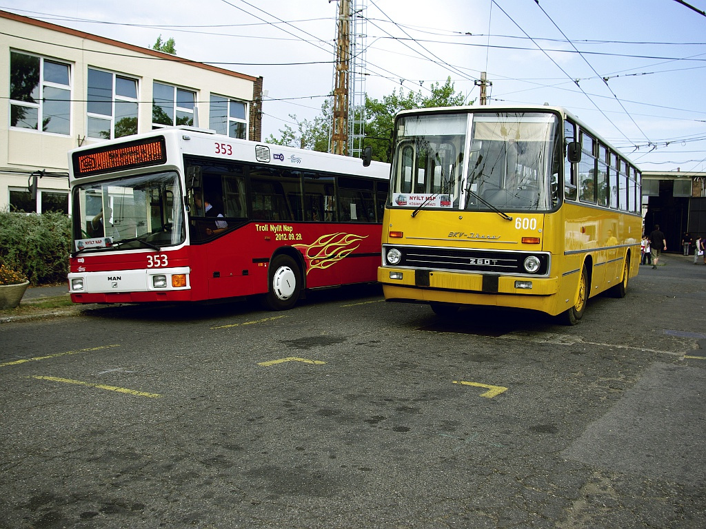 Gräf&amp;Stift NGE152 és Ikarus 260T a Troligarázsban 2 2012.09.