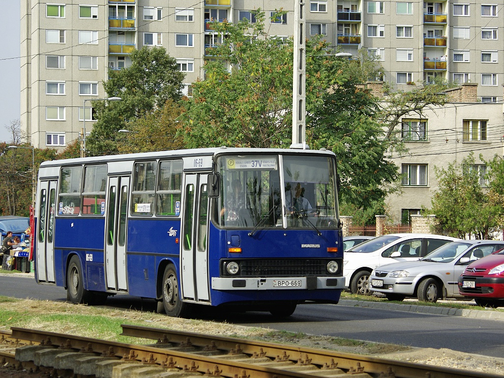 Ikarus 260 a Salgótarjáni úton ( 37V )06 2012.09.29