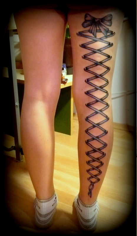 Fűző tetoválás -- corset tattoo