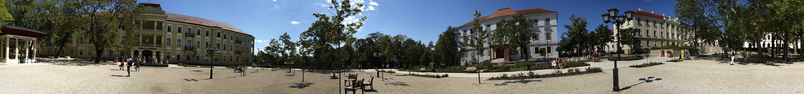 A balatonfüredi főtér panorámája