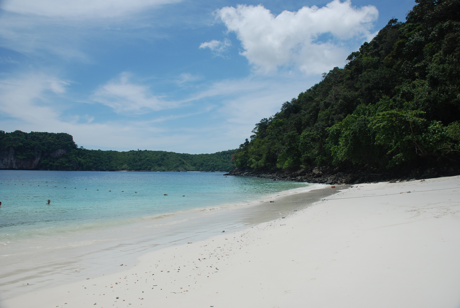 Ko Phi Phi - Monkey beach