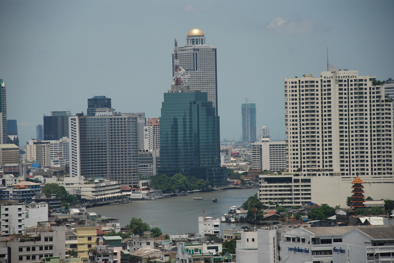 Bangkok - másik oldali kilátás a szállodából