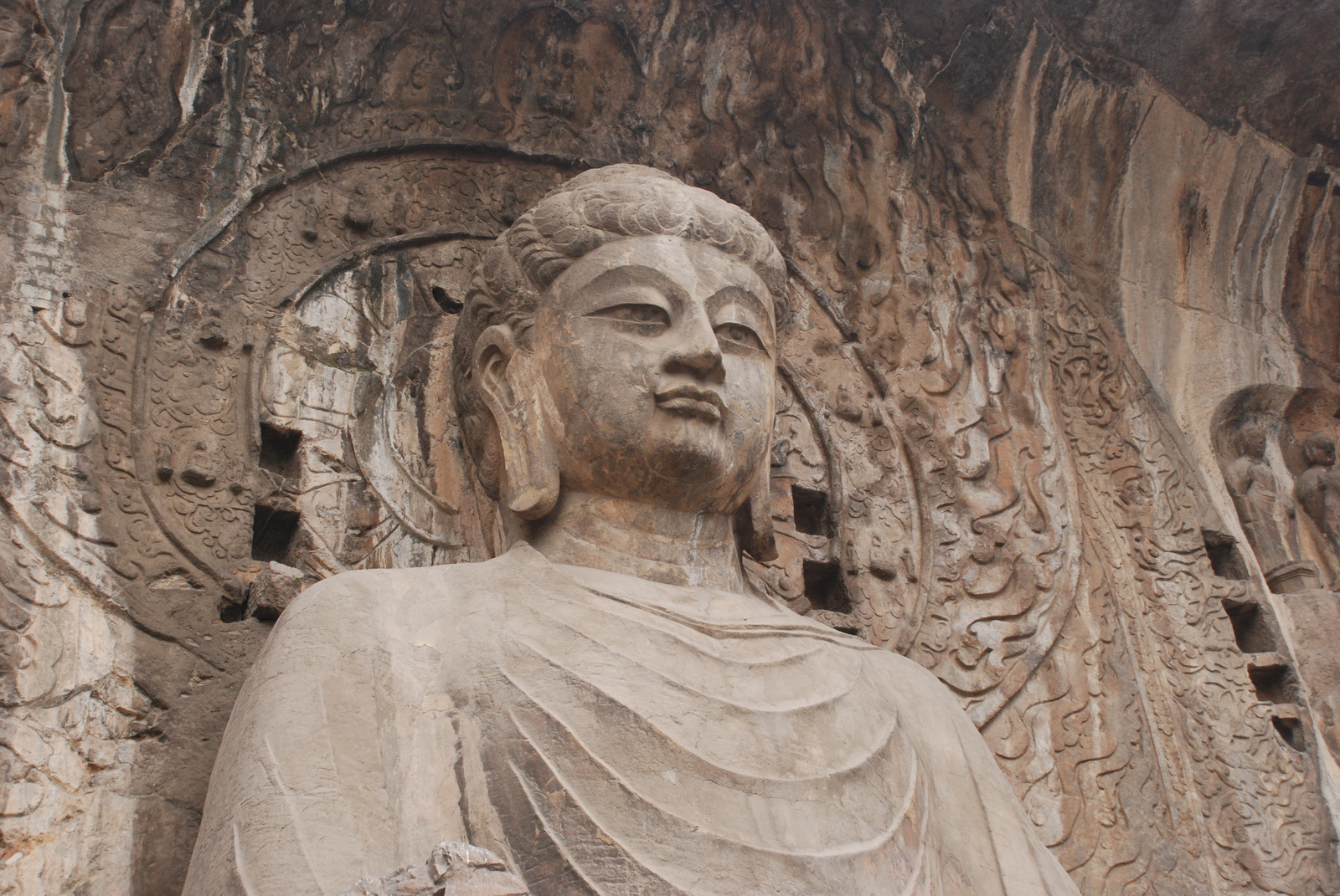 Nap2 Luoyang Longmen grottoes (8)